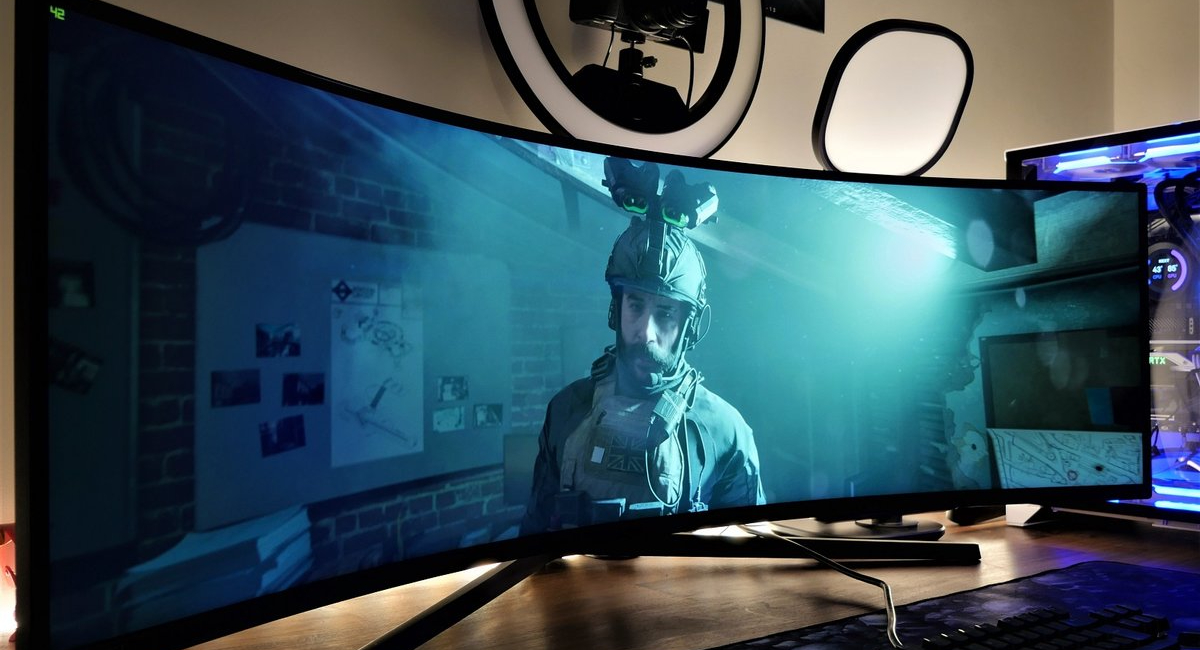 مانیتور گیمینگ خمیده